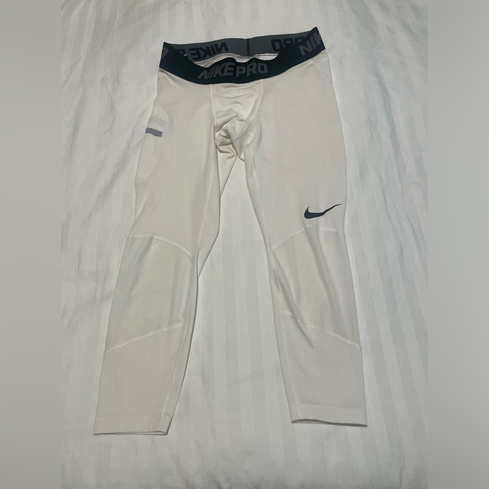 Nike Men’s Pro White Dri-Fit  3/4 Basketball Tights - size M